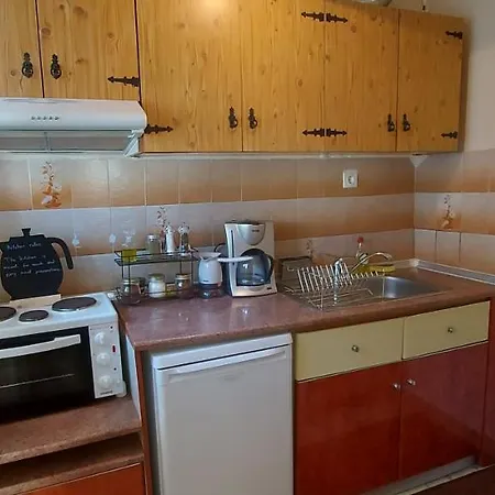 Anna's By The Sea Apartmanhotel
