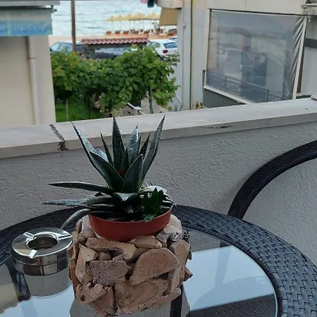 Anna's By The Sea